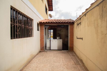 Casa à venda com 107m², 4 quartos e 2 vagas Casa à venda com 107m², 4 quartos e 2 vagasQuintal