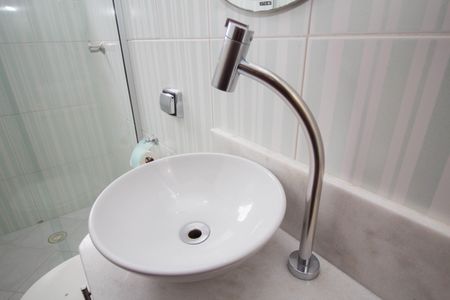 Casa à venda com 107m², 4 quartos e 2 vagas Casa à venda com 107m², 4 quartos e 2 vagasBanheiro Social