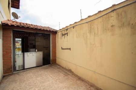 Casa à venda com 107m², 4 quartos e 2 vagas Casa à venda com 107m², 4 quartos e 2 vagasQuintal
