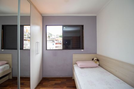 Casa à venda com 107m², 4 quartos e 2 vagas Casa à venda com 107m², 4 quartos e 2 vagasQuarto 2