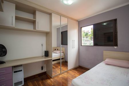 Casa à venda com 107m², 4 quartos e 2 vagas Casa à venda com 107m², 4 quartos e 2 vagasQuarto 2