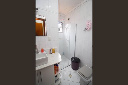 Casa à venda com 107m², 4 quartos e 2 vagas Casa à venda com 107m², 4 quartos e 2 vagasBanheiro da Suíte