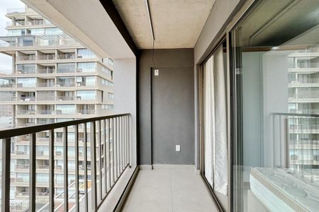 Varanda de kitnet/studio para alugar com 1 quarto, 27m² em Cerqueira César, São Paulo