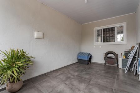 Casa à venda com 94m², 2 quartos e 5 vagas Casa à venda com 94m², 2 quartos e 5 vagasGaragem