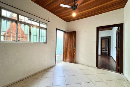 Sala de casa à venda com 3 quartos, 150m² em Vila da Saúde, São Paulo