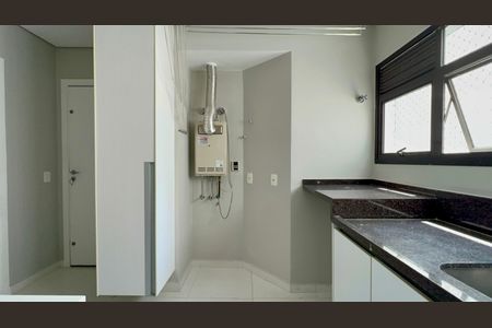 Apartamento para alugar com 220m², 3 quartos e 3 vagasÁrea de Serviço