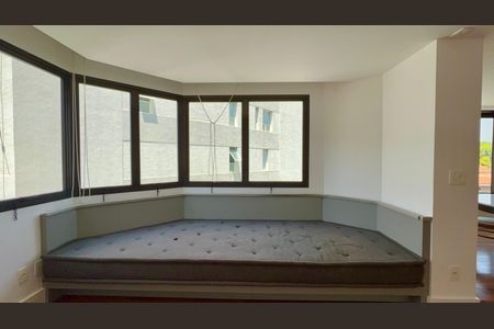 Apartamento para alugar com 220m², 3 quartos e 3 vagasSala