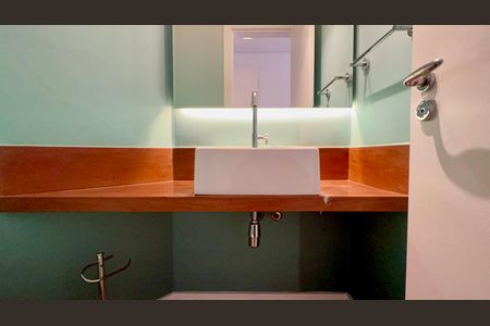 Apartamento para alugar com 220m², 3 quartos e 3 vagasLavabo