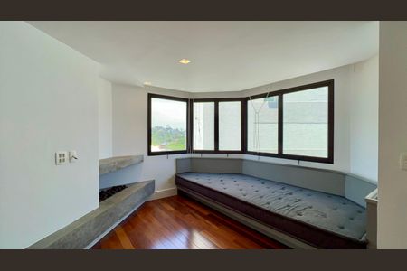 Apartamento para alugar com 220m², 3 quartos e 3 vagasSala