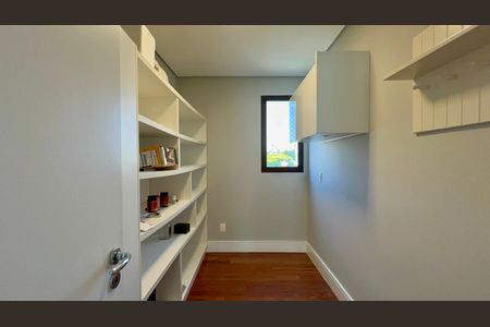 Apartamento para alugar com 220m², 3 quartos e 3 vagasQuarto de Serviço