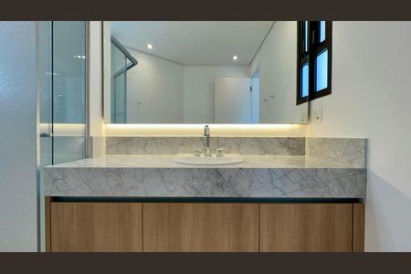 Apartamento para alugar com 220m², 3 quartos e 3 vagasBanheiro da Suíte 2