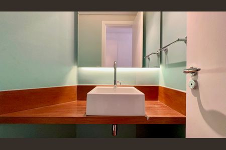 Apartamento para alugar com 220m², 3 quartos e 3 vagasLavabo