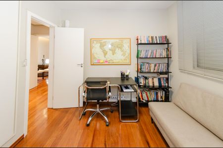 Apartamento à venda com 312m², 5 quartos e 3 vagas Apartamento à venda com 312m², 5 quartos e 3 vagasQuarto 1