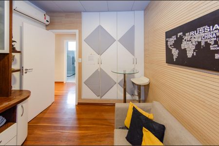 Apartamento à venda com 312m², 5 quartos e 3 vagas Apartamento à venda com 312m², 5 quartos e 3 vagasQuarto 3