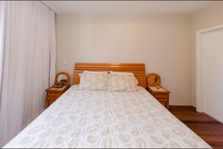 Apartamento à venda com 312m², 5 quartos e 3 vagas Apartamento à venda com 312m², 5 quartos e 3 vagasSuíte