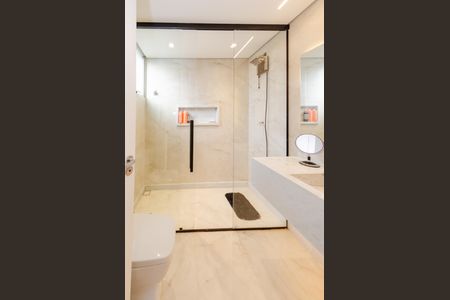 Apartamento à venda com 312m², 5 quartos e 3 vagas Apartamento à venda com 312m², 5 quartos e 3 vagasBanheiro suíte