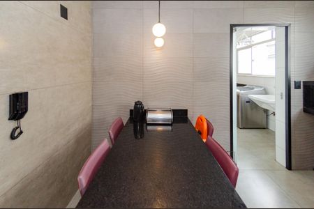 Apartamento à venda com 312m², 5 quartos e 3 vagas Apartamento à venda com 312m², 5 quartos e 3 vagasCozinha