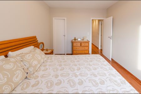 Apartamento à venda com 312m², 5 quartos e 3 vagas Apartamento à venda com 312m², 5 quartos e 3 vagasSuíte