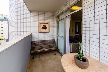 Apartamento à venda com 312m², 5 quartos e 3 vagas Apartamento à venda com 312m², 5 quartos e 3 vagasVaranda Sala 2