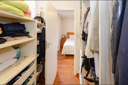 Apartamento à venda com 312m², 5 quartos e 3 vagas Apartamento à venda com 312m², 5 quartos e 3 vagasCloset suíte