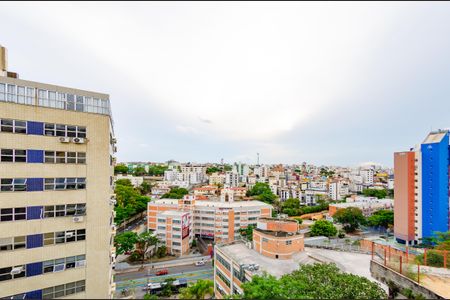 Apartamento à venda com 312m², 5 quartos e 3 vagas Apartamento à venda com 312m², 5 quartos e 3 vagasVista