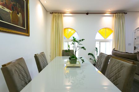 Casa à venda com 160m², 3 quartos e 3 vagasSala