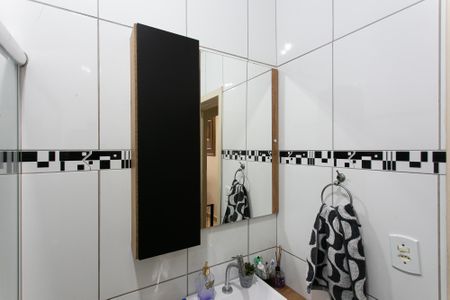 Casa à venda com 160m², 3 quartos e 3 vagasBanheiro da Suíte