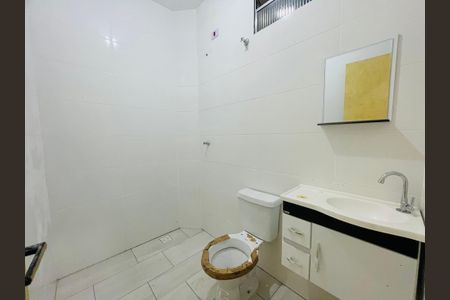 Banheiro de kitnet/studio para alugar com 1 quarto, 50m² em Vila Sao Rafael, Guarulhos