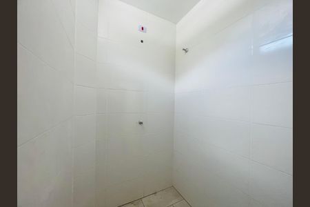 Banheiro de kitnet/studio para alugar com 1 quarto, 50m² em Vila Sao Rafael, Guarulhos