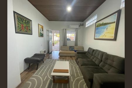 Sala de casa à venda com 4 quartos, 80m² em Santos Dumont, São Leopoldo