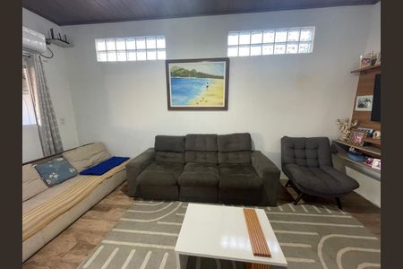 Sala de casa à venda com 4 quartos, 80m² em Santos Dumont, São Leopoldo