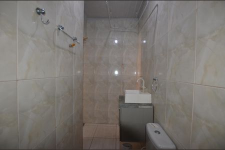 Banheiro e Área de Serviço de casa para alugar com 1 quarto, 60m² em Madureira, Rio de Janeiro