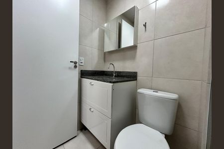 Apartamento à venda com 40m², 2 quartos e sem vaga Apartamento à venda com 40m², 2 quartos e sem vagaBanheiro