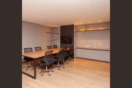 Apartamento à venda com 40m², 2 quartos e sem vaga Apartamento à venda com 40m², 2 quartos e sem vagaSala de reunião