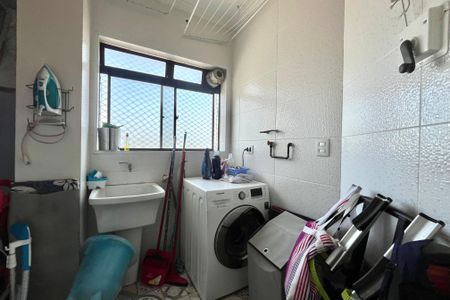 Apartamento à venda com 90m², 3 quartos e 2 vagas Apartamento à venda com 90m², 3 quartos e 2 vagasÁrea de Serviço