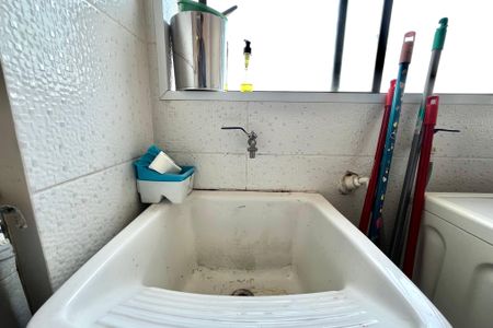 Apartamento à venda com 90m², 3 quartos e 2 vagas Apartamento à venda com 90m², 3 quartos e 2 vagasBanheiro de serviço