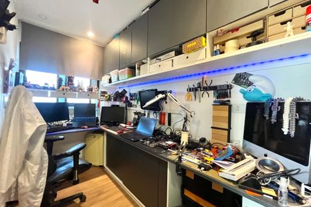 Apartamento à venda com 90m², 3 quartos e 2 vagas Apartamento à venda com 90m², 3 quartos e 2 vagasEscritório