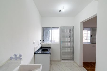 Cozinha de kitnet/studio para alugar com 1 quarto, 125m² em Cidade Domitila, São Paulo