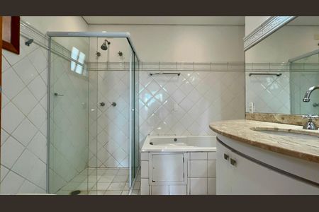 Casa à venda com 400m², 4 quartos e 4 vagasBanheiro da Suíte 2