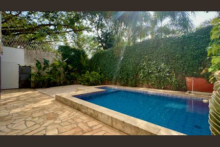 Casa à venda com 400m², 4 quartos e 4 vagasPiscina