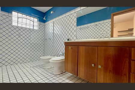 Casa à venda com 400m², 4 quartos e 4 vagasBanheiro da Suíte 3