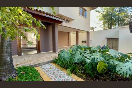 Casa à venda com 400m², 4 quartos e 4 vagasEntrada