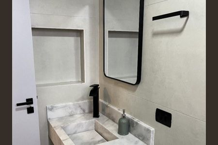 Apartamento para alugar com 69m², 2 quartos e 1 vaga Apartamento para alugar com 69m², 2 quartos e 1 vagaBanheiro da Suíte