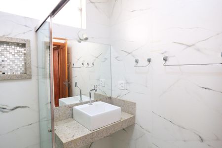 Apartamento à venda com 123m², 5 quartos e 1 vaga Apartamento à venda com 123m², 5 quartos e 1 vagaBanheiro