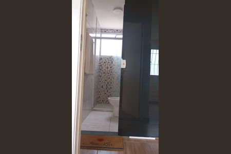 Banheiro de apartamento para alugar com 2 quartos, 52m² em Cerâmica, Nova Iguaçu