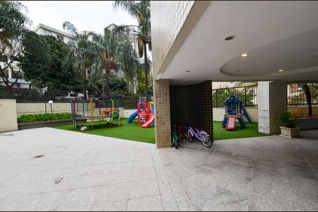 Apartamento à venda com 151m², 4 quartos e 2 vagas Apartamento à venda com 151m², 4 quartos e 2 vagasÁrea comum - Playground