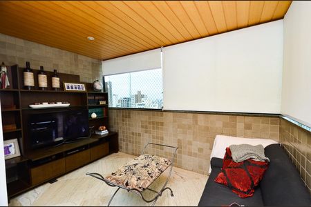 Apartamento à venda com 151m², 4 quartos e 2 vagas Apartamento à venda com 151m², 4 quartos e 2 vagasVaranda da Sala