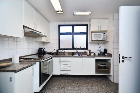 Apartamento à venda com 151m², 4 quartos e 2 vagas Apartamento à venda com 151m², 4 quartos e 2 vagasCozinha