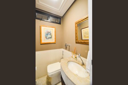 Apartamento à venda com 151m², 4 quartos e 2 vagas Apartamento à venda com 151m², 4 quartos e 2 vagasLavabo