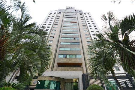 Apartamento à venda com 151m², 4 quartos e 2 vagas Apartamento à venda com 151m², 4 quartos e 2 vagasFachada